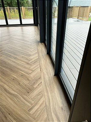 STYLISH HERRINGBONE LVT